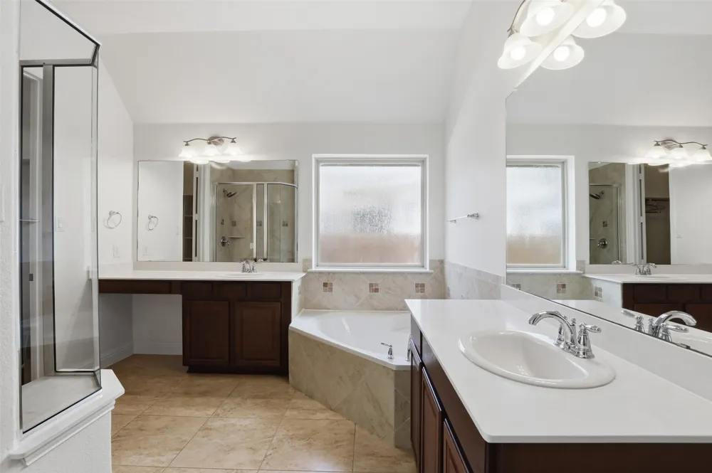 1383 Sandhurst Drive Roanoke, TX 76262