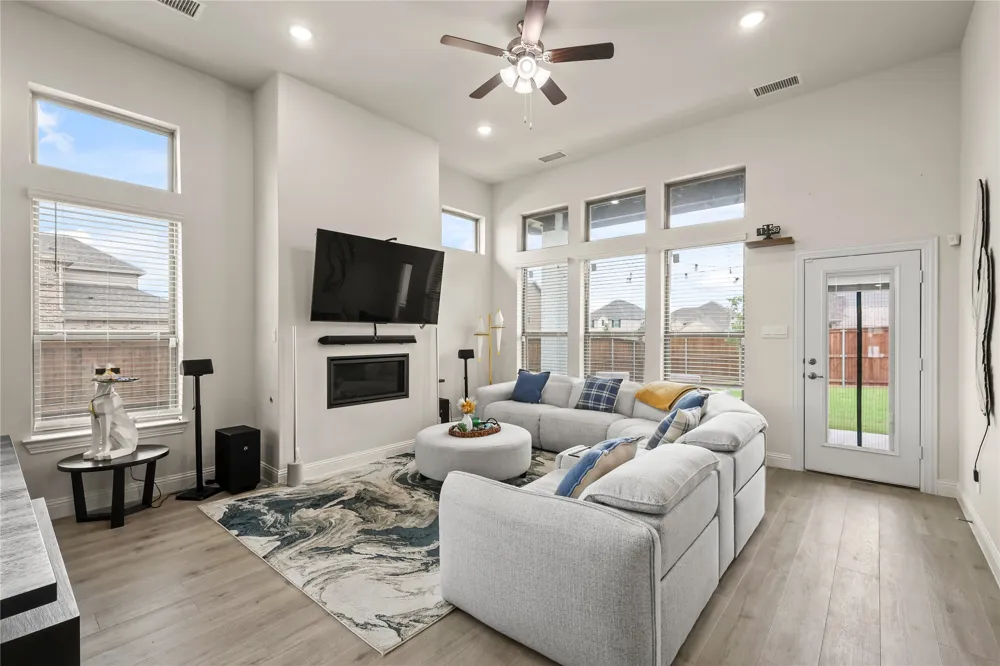 521 Wickerdale Way Little Elm, TX 75068