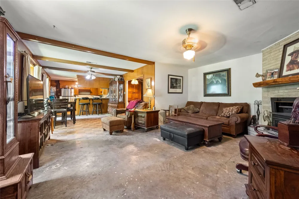 2342 Apache Drive Montgomery, TX 77316