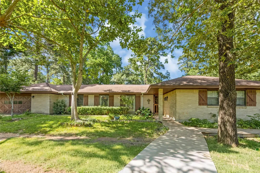 2342 Apache Drive Montgomery, TX 77316