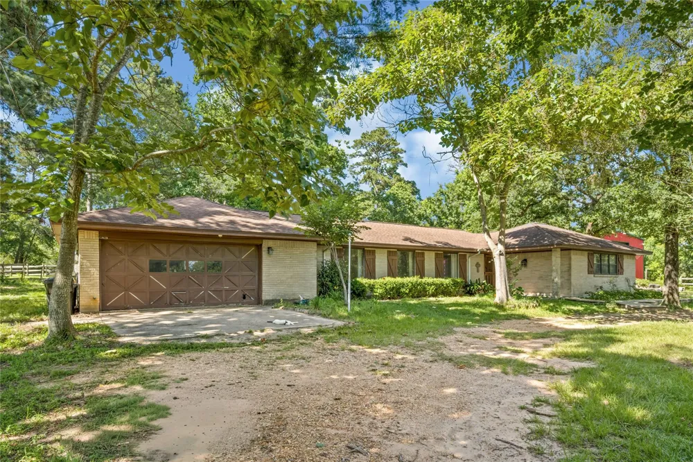 2342 Apache Drive Montgomery, TX 77316