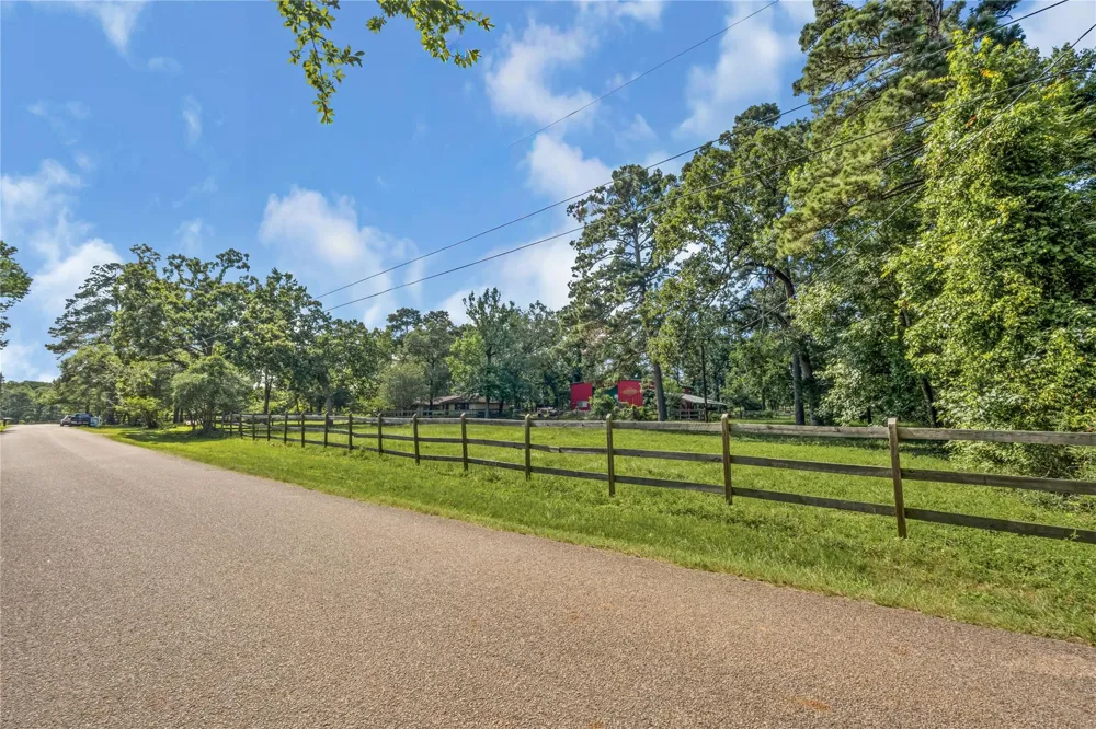 2342 Apache Drive Montgomery, TX 77316