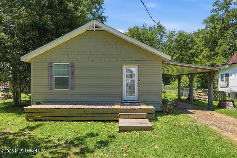 205 3rd Street Mendenhall, MS 39114