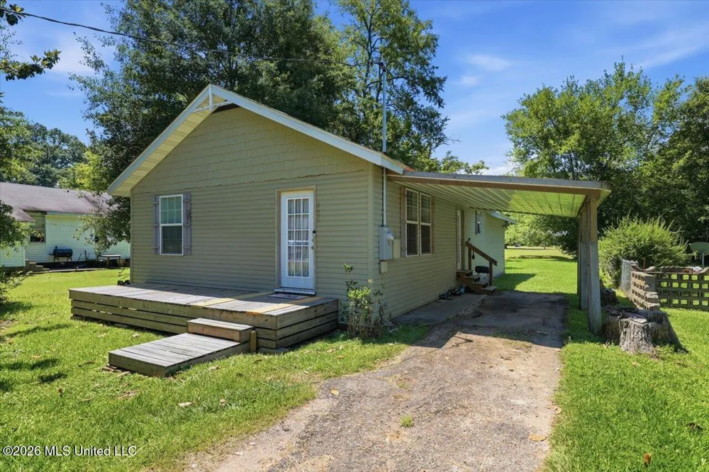 205 3rd Street Mendenhall, MS 39114