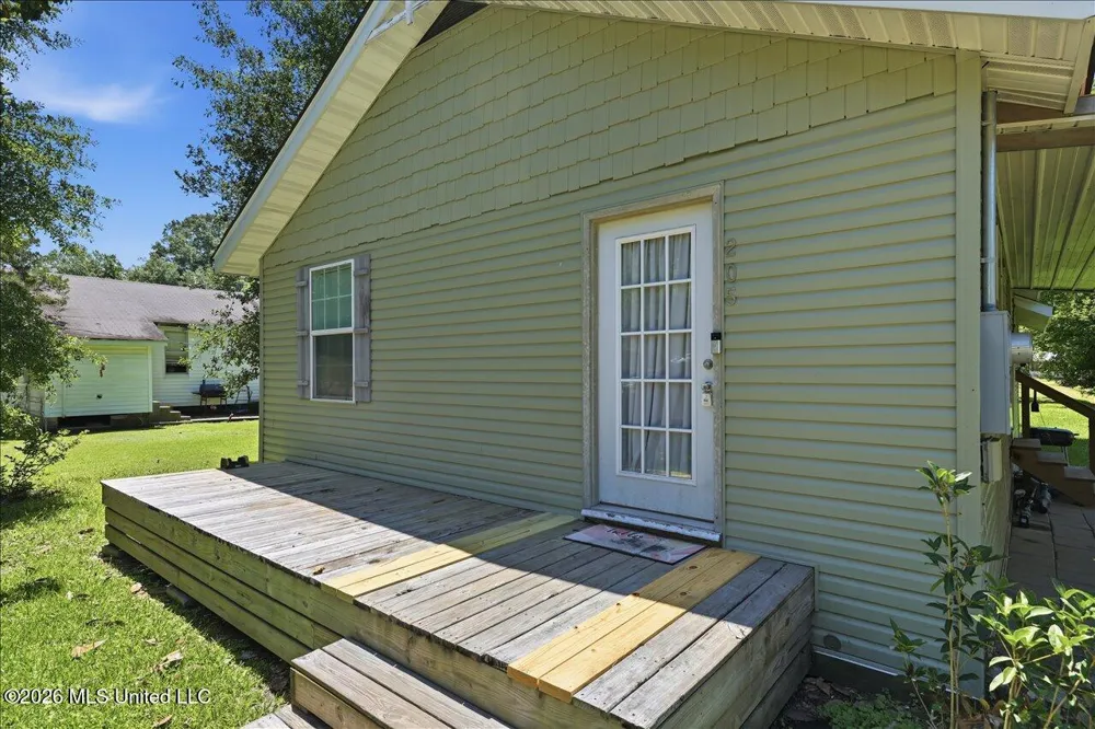 205 3rd Street Mendenhall, MS 39114