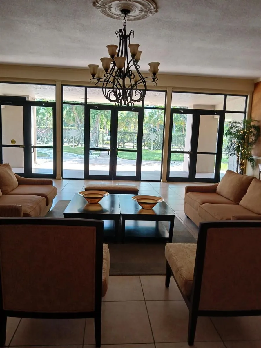 721 Lori Drive #309 Palm Springs, FL 33461