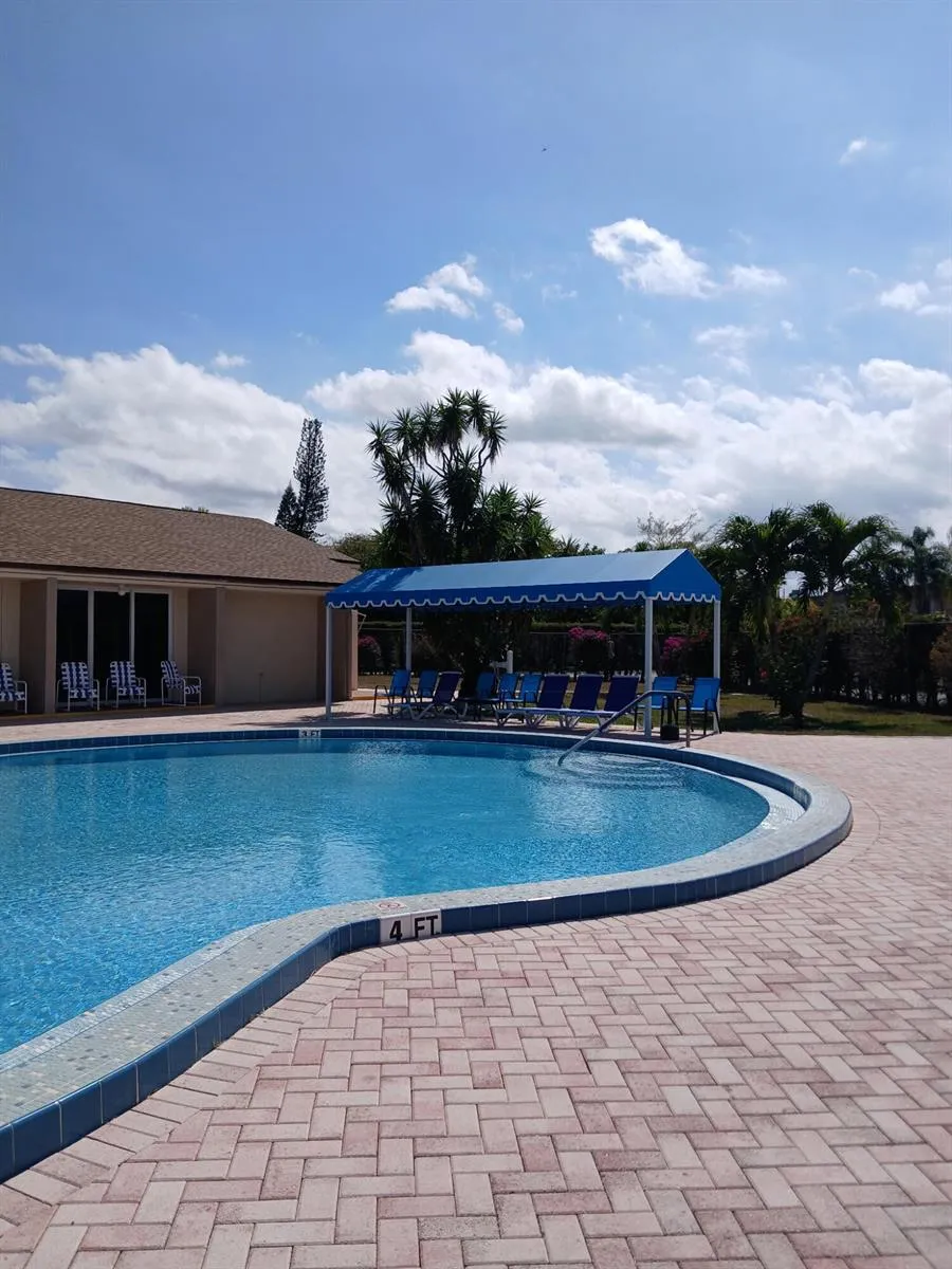 721 Lori Drive #309 Palm Springs, FL 33461