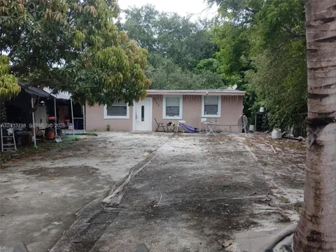 1725 NW 111th St
