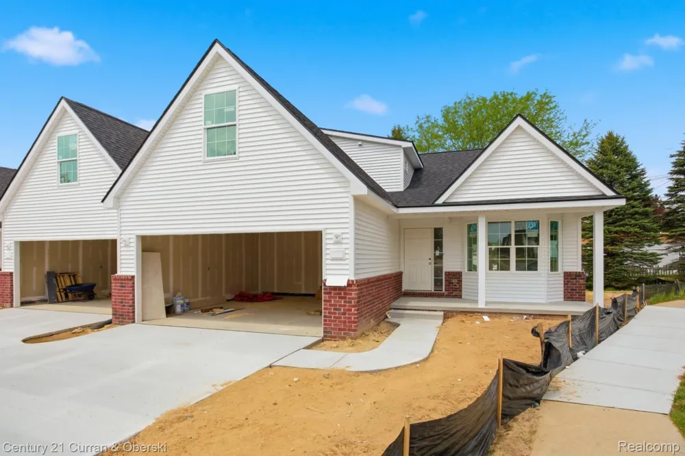 755 Nelsons Ridge Drive #1 Howell City, MI 48843