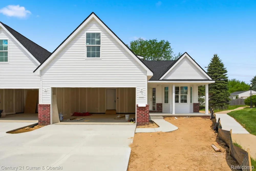 755 Nelsons Ridge Drive #1 Howell City, MI 48843