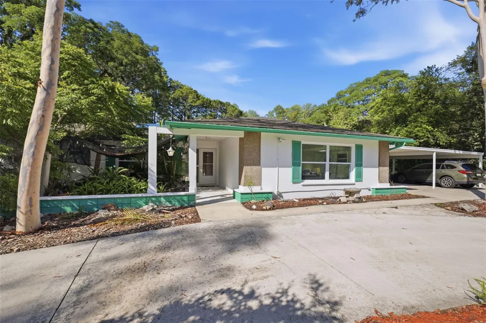 9116 LAKEVIEW DRIVE New Port Richey, FL 34654