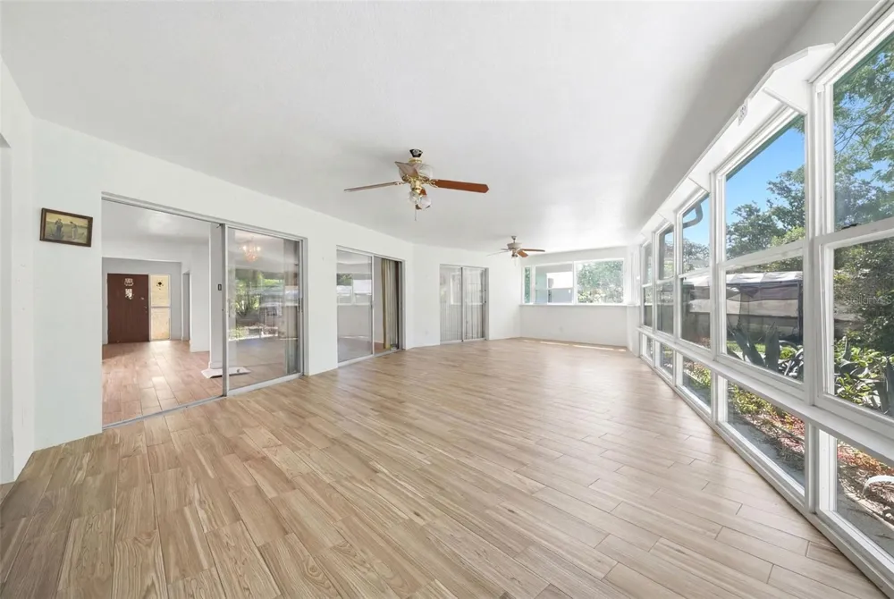 9116 LAKEVIEW DRIVE New Port Richey, FL 34654