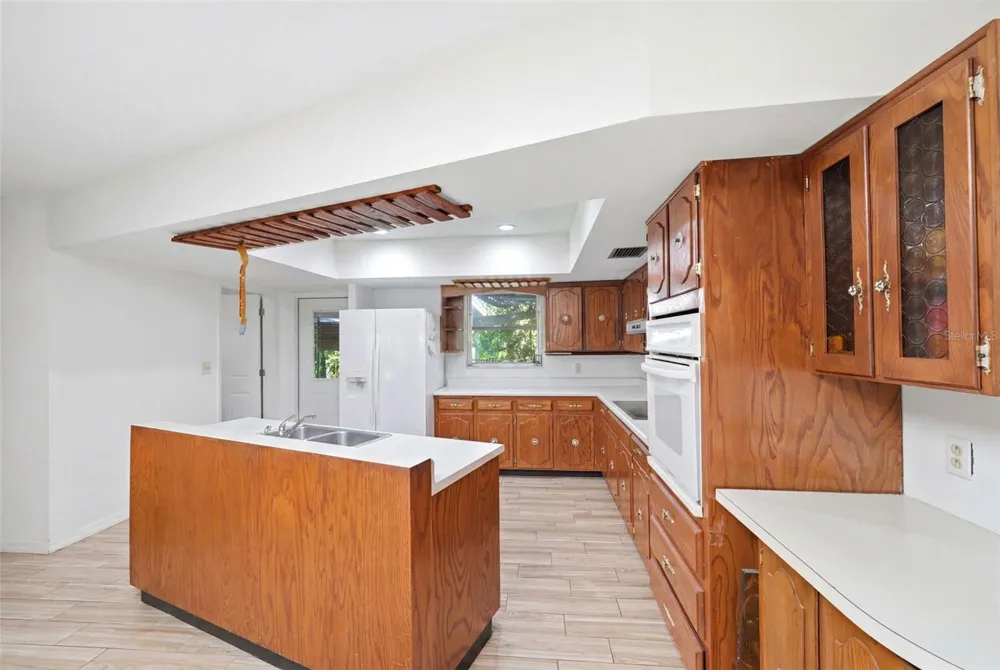 9116 LAKEVIEW DRIVE New Port Richey, FL 34654