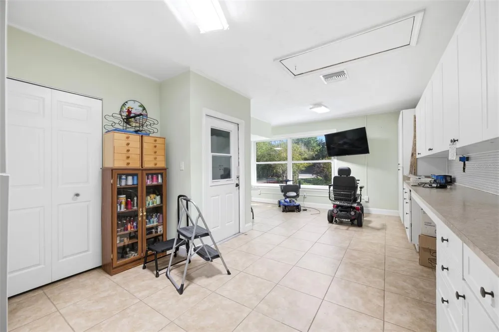 9116 LAKEVIEW DRIVE New Port Richey, FL 34654