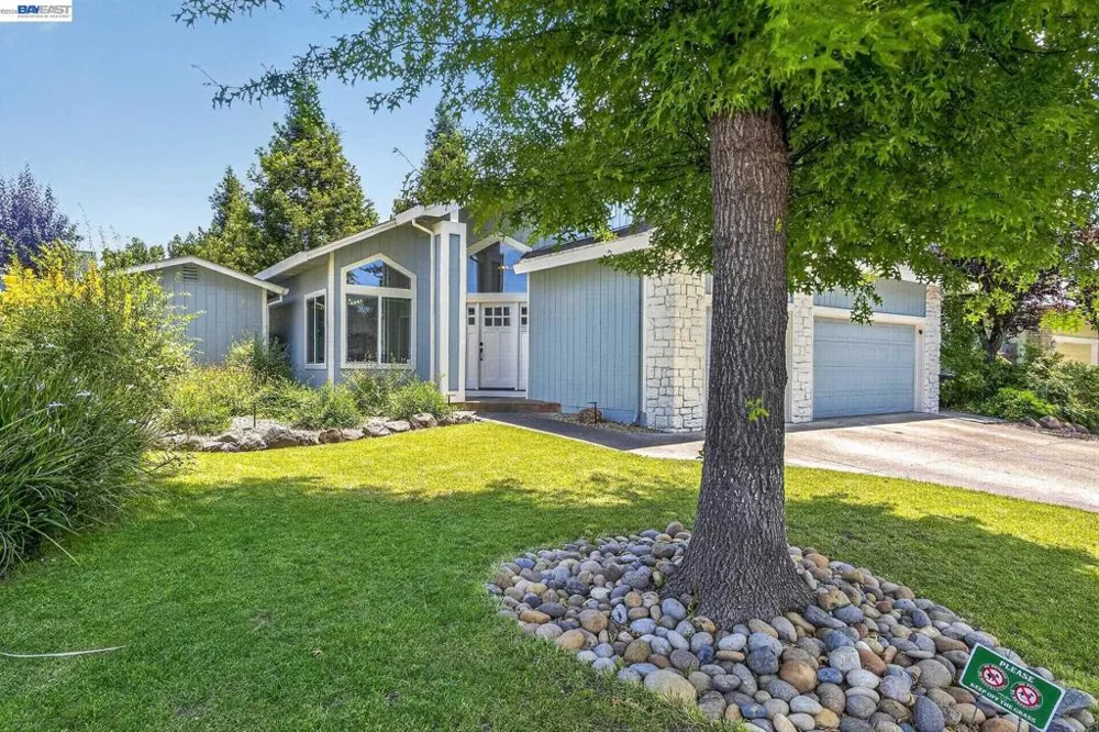 9111 Piccadilly Circle Windsor, CA 95492
