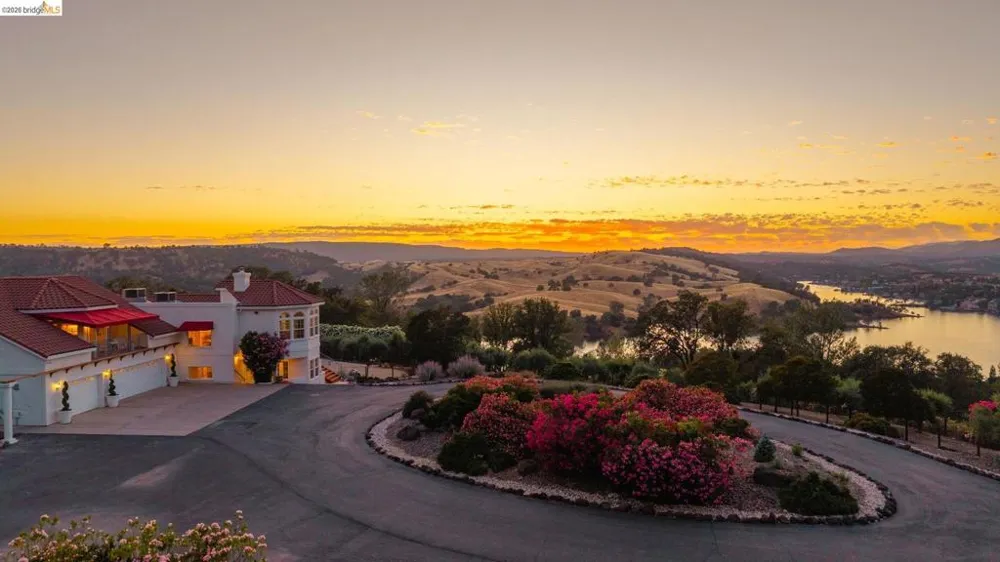 14699 Holman Mountain Rd Jamestown, CA 95327