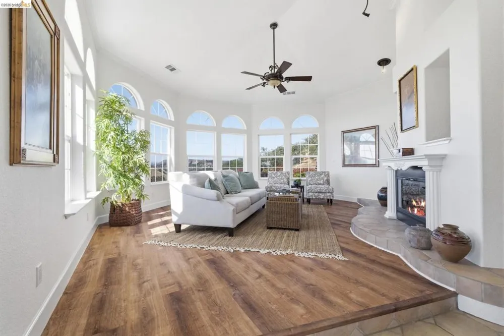 14699 Holman Mountain Rd Jamestown, CA 95327