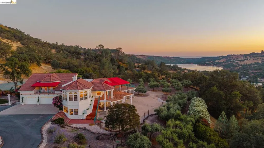 14699 Holman Mountain Rd Jamestown, CA 95327