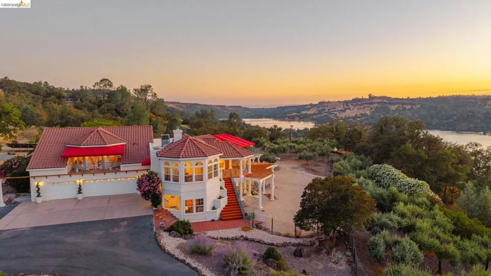 14699 Holman Mountain Rd Jamestown, CA 95327