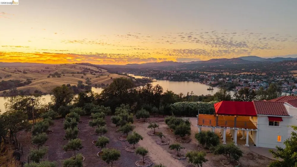14699 Holman Mountain Rd Jamestown, CA 95327