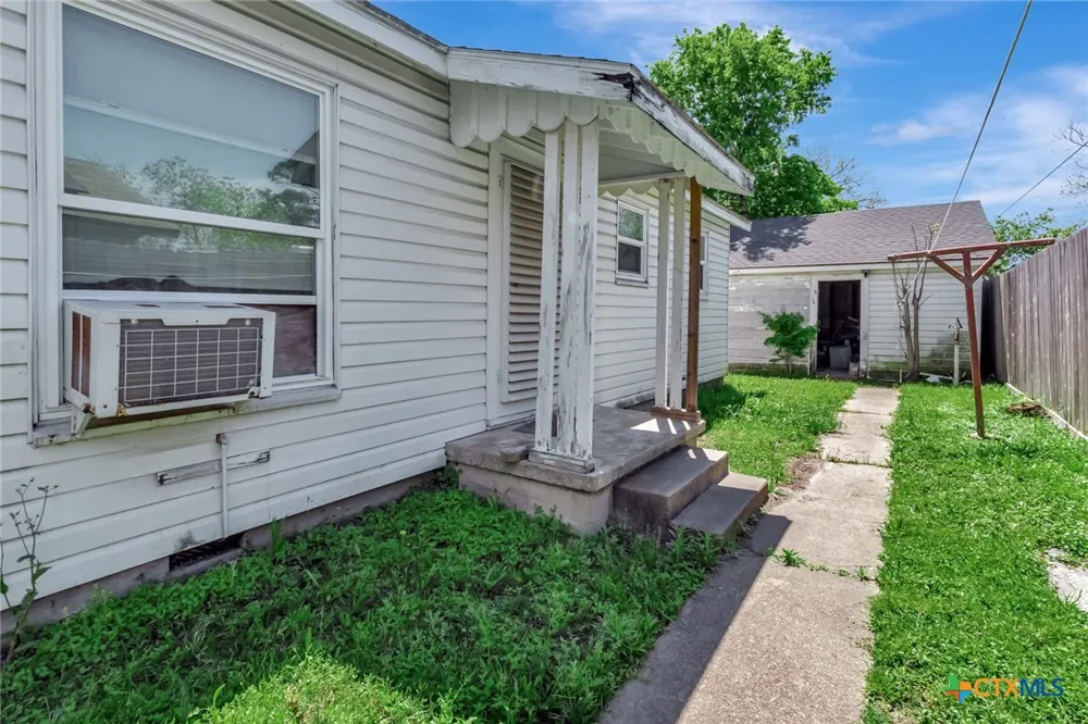 1005 Macarthur Street Victoria, TX 77901