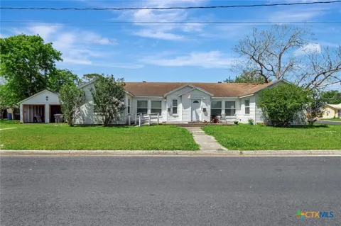 1005 Macarthur Street