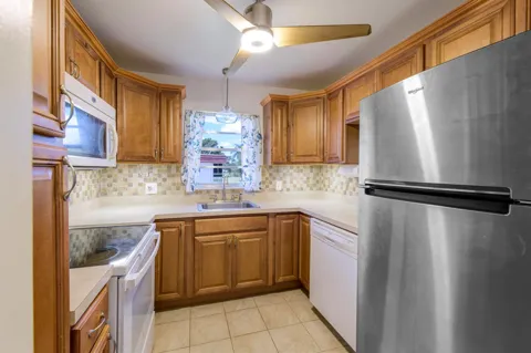 1225 NW 21st Street #1615