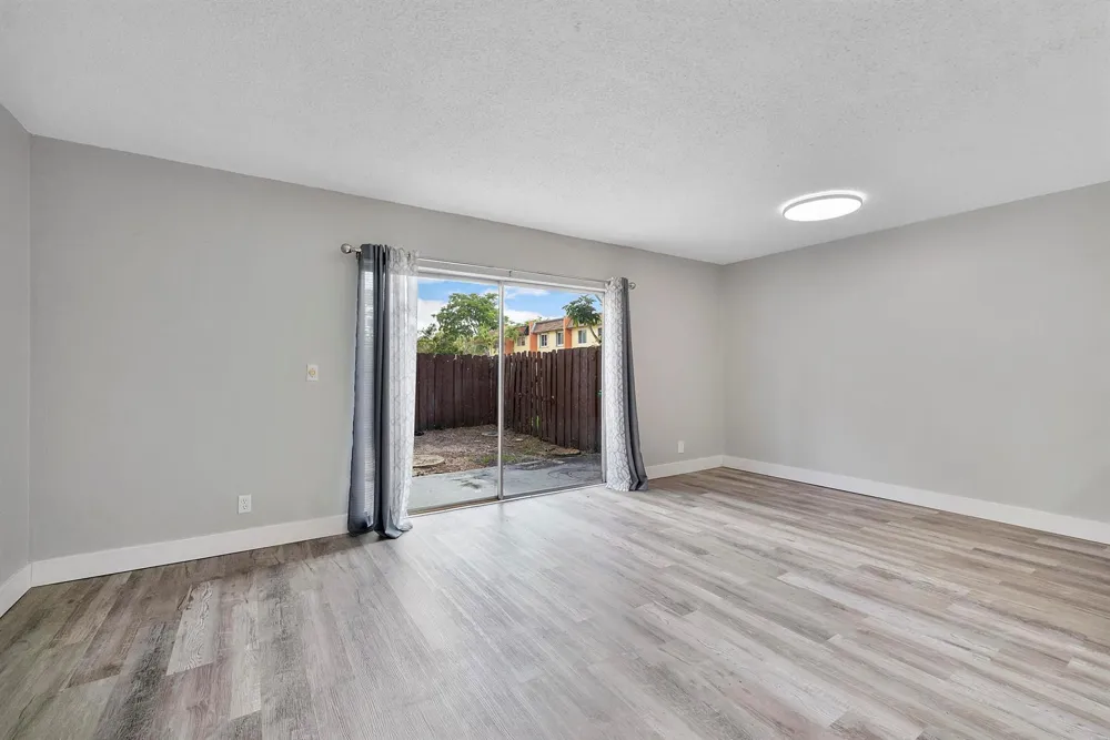 6659 SW 41st Place #38 Davie, FL 33314