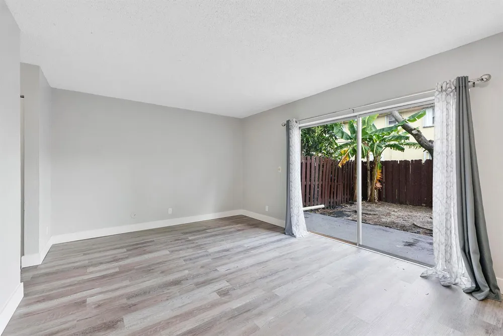 6659 SW 41st Place #38 Davie, FL 33314