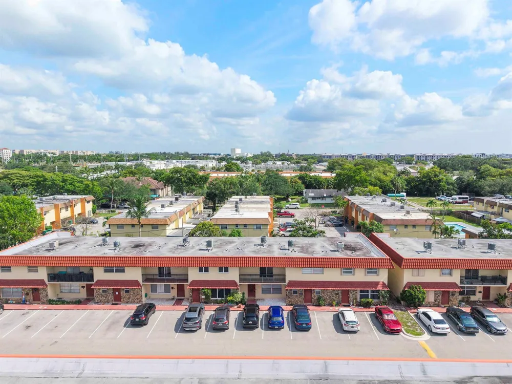 6659 SW 41st Place #38 Davie, FL 33314