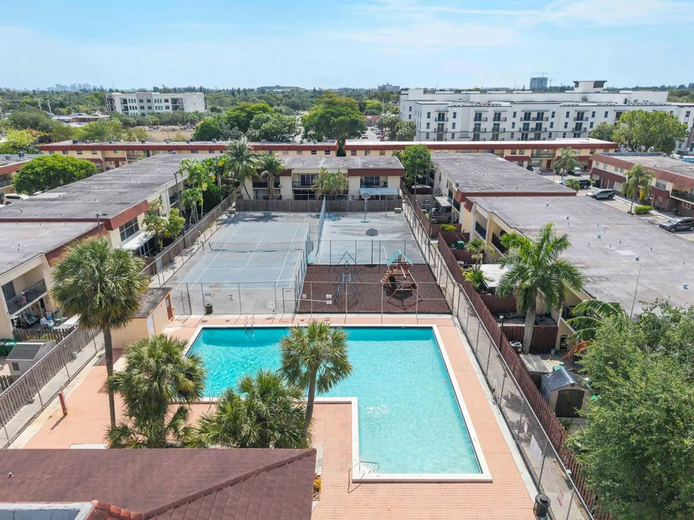 6659 SW 41st Place #38 Davie, FL 33314