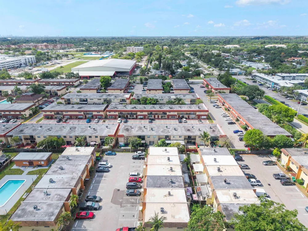 6659 SW 41st Place #38 Davie, FL 33314