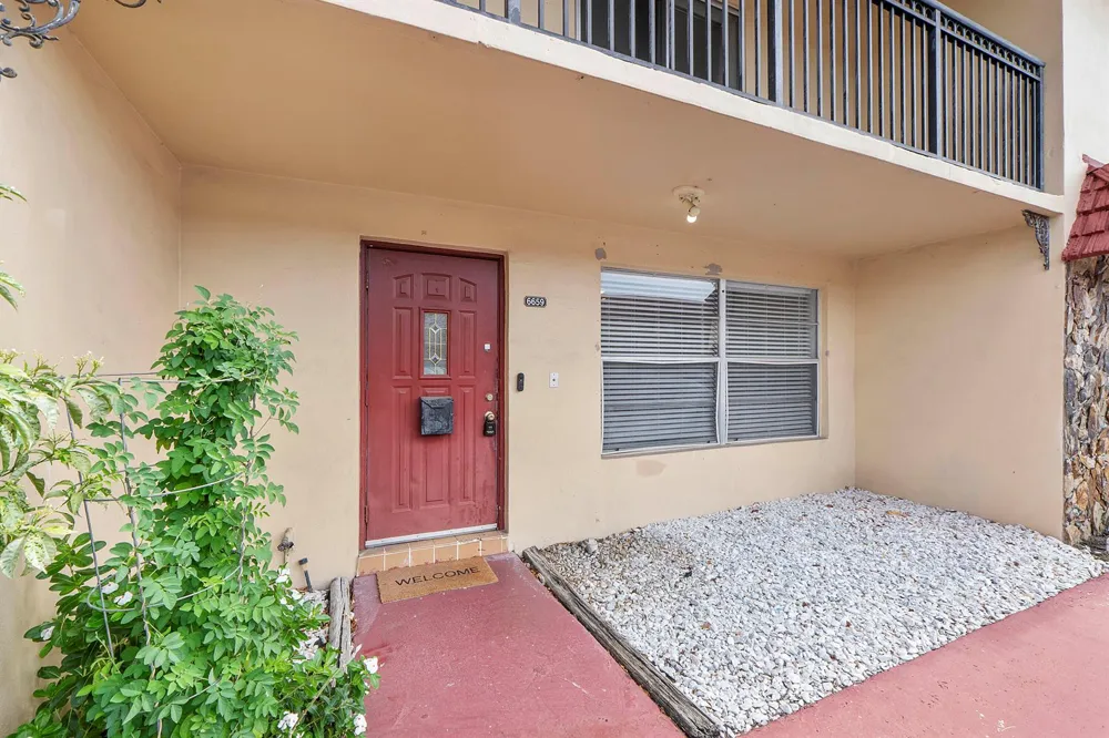 6659 SW 41st Place #38 Davie, FL 33314