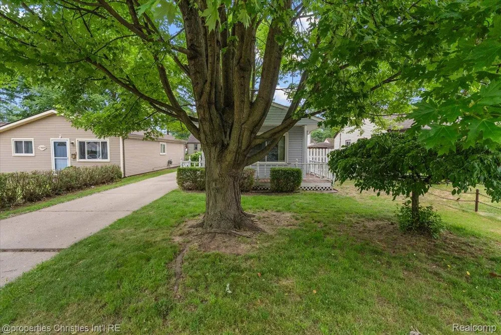 27428 Townley Street Madison Heights City, MI 48071