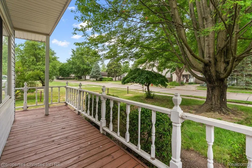 27428 Townley Street Madison Heights City, MI 48071