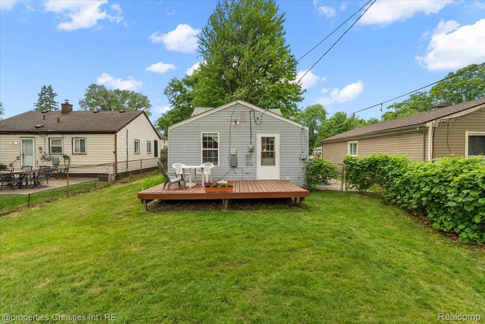 27428 Townley Street Madison Heights City, MI 48071