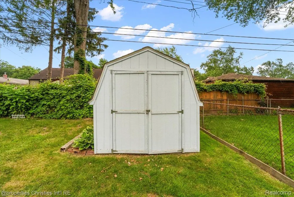 27428 Townley Street Madison Heights City, MI 48071