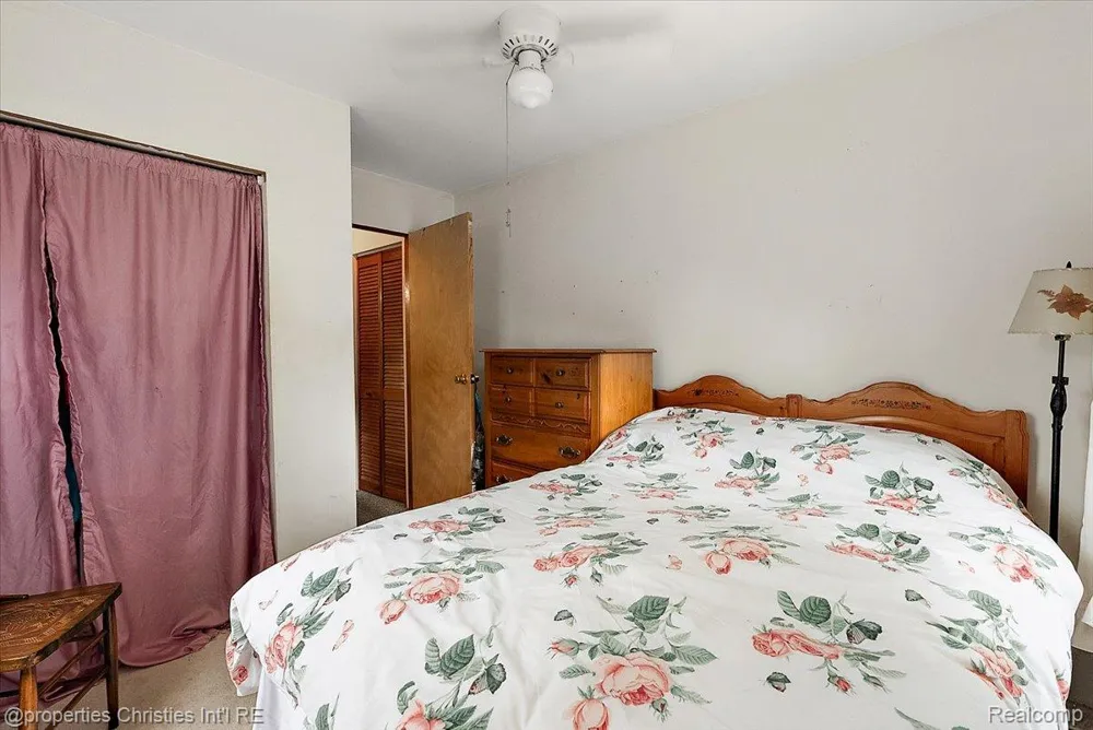 27428 Townley Street Madison Heights City, MI 48071
