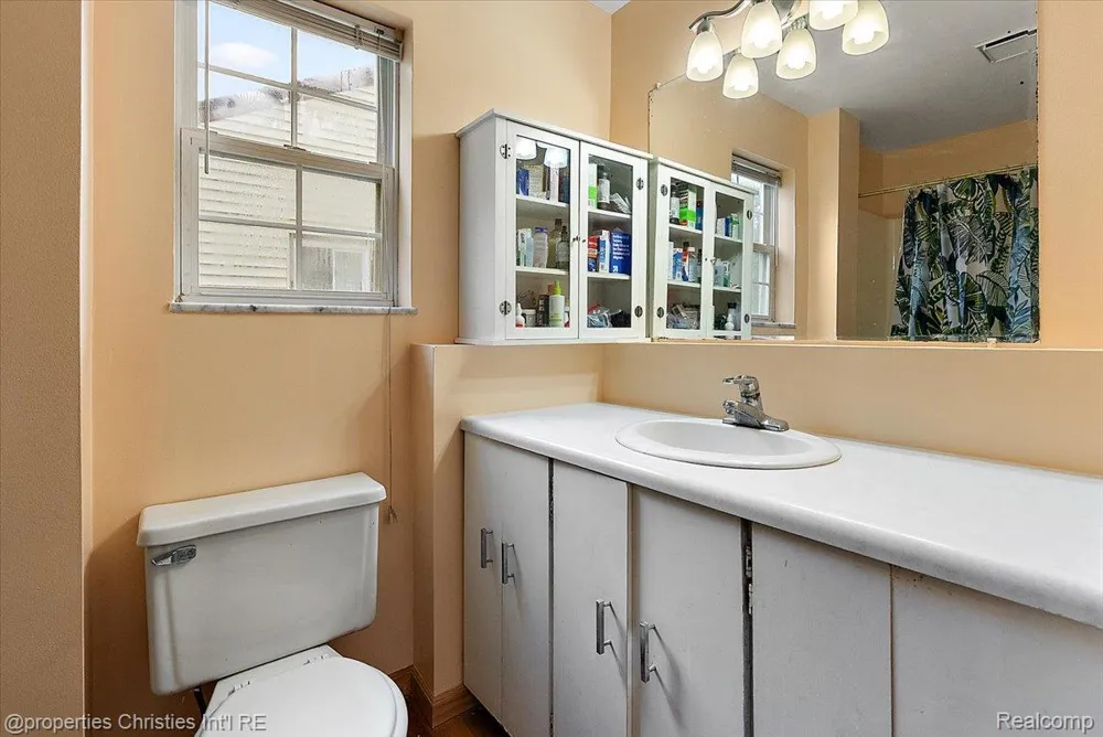 27428 Townley Street Madison Heights City, MI 48071