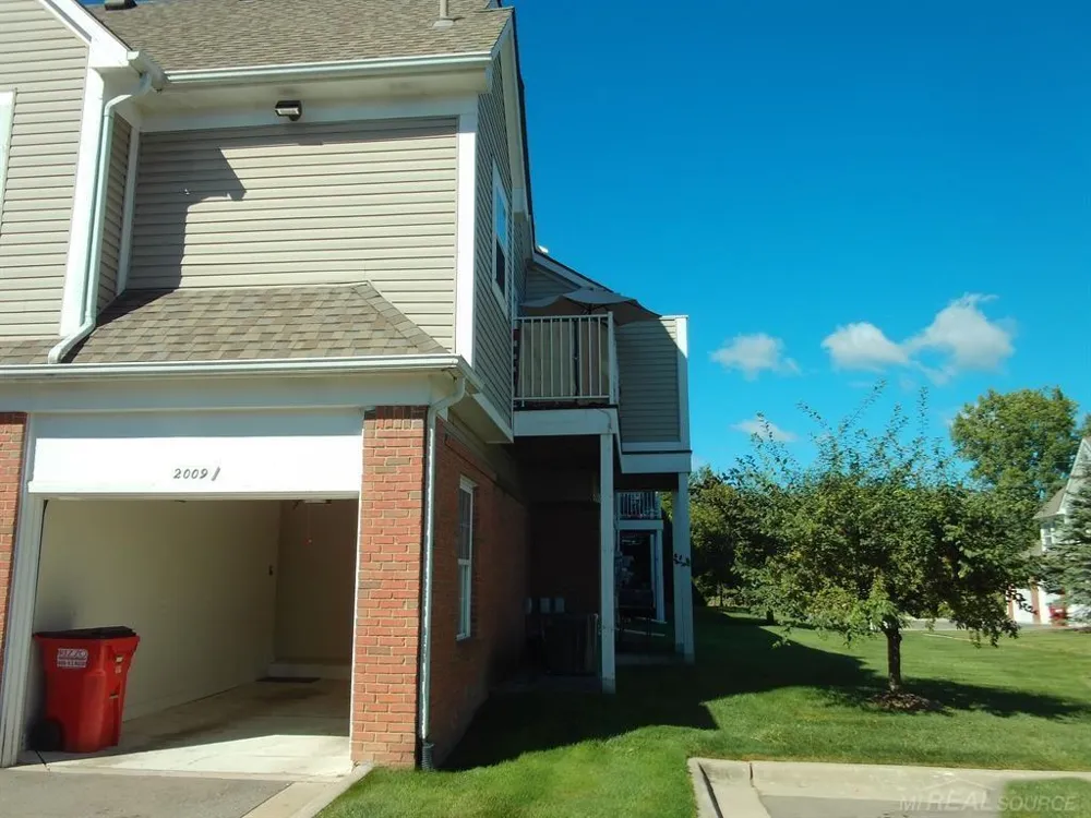 2009 Monarch Drive Shelby Charter Township, MI 48316