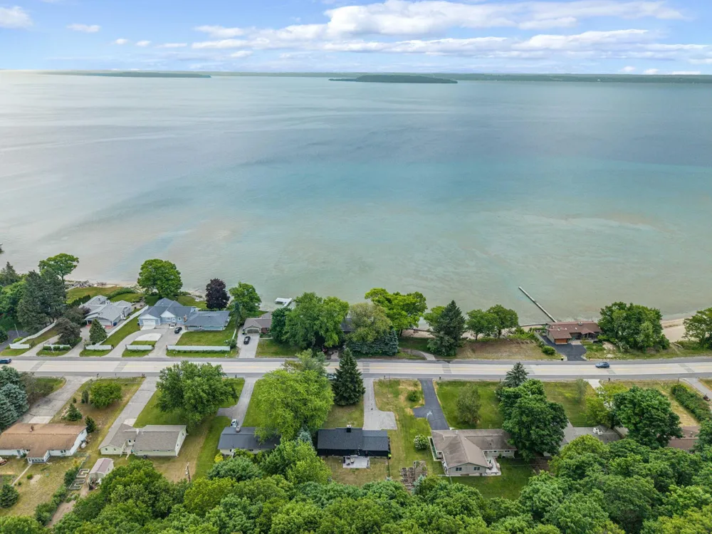 7284 S West Bayshore Drive Bingham Township, MI 49684