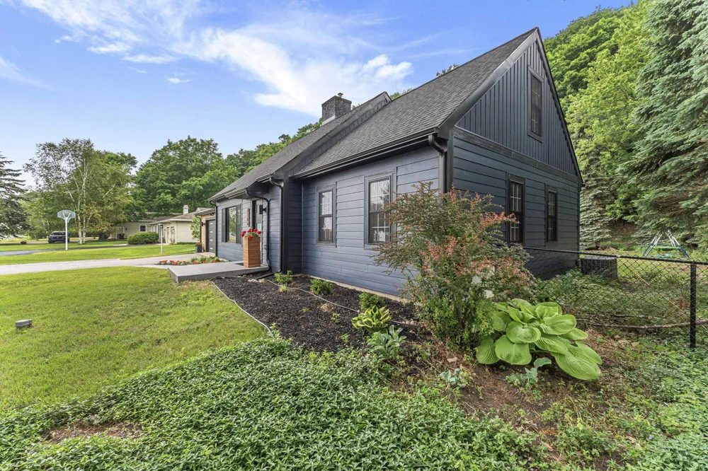 7284 S West Bayshore Drive Bingham Township, MI 49684