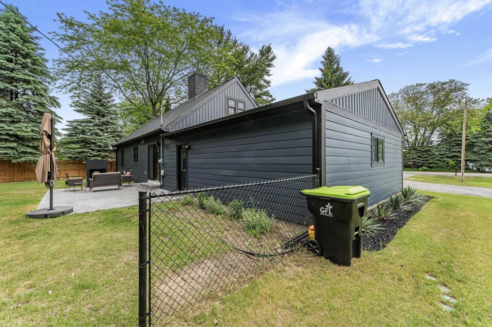 7284 S West Bayshore Drive Bingham Township, MI 49684