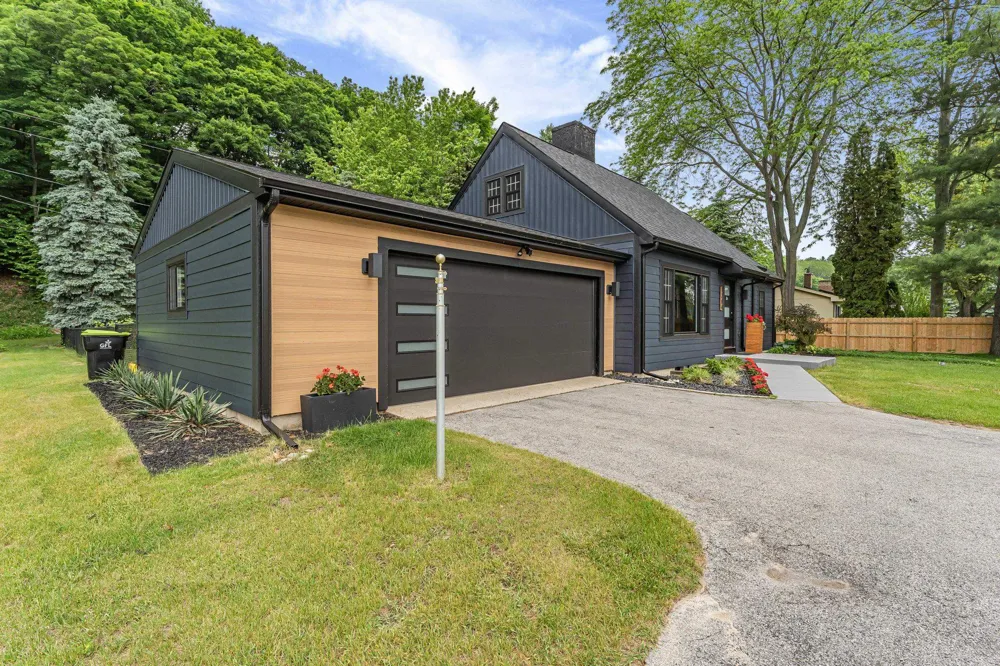 7284 S West Bayshore Drive Bingham Township, MI 49684