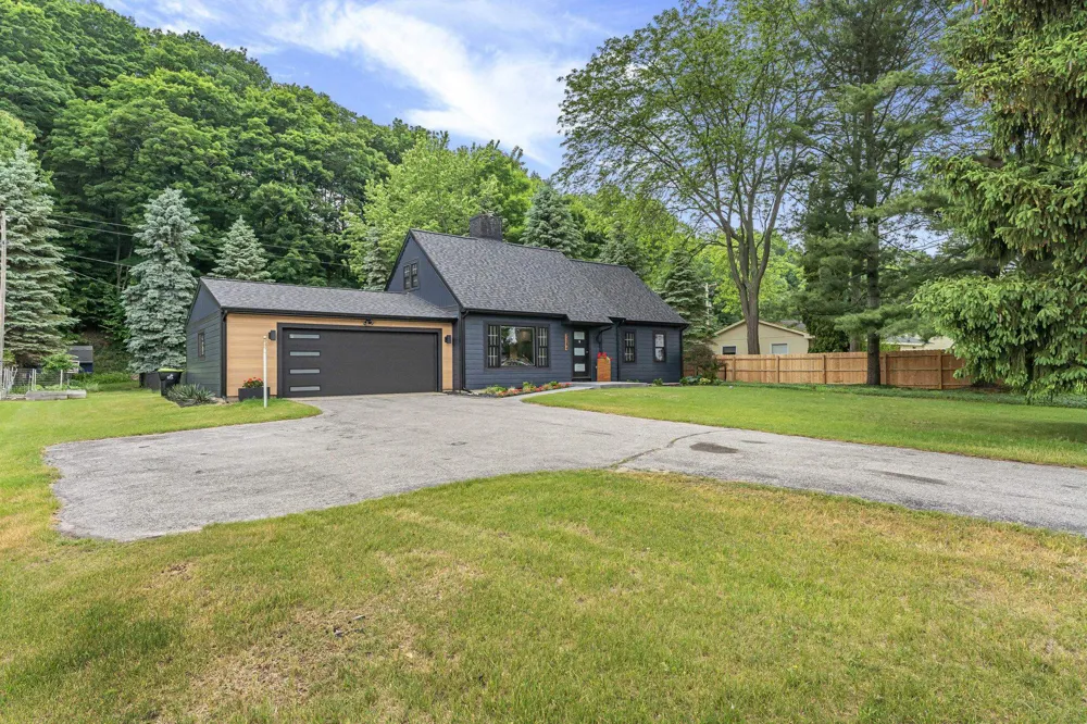 7284 S West Bayshore Drive Bingham Township, MI 49684