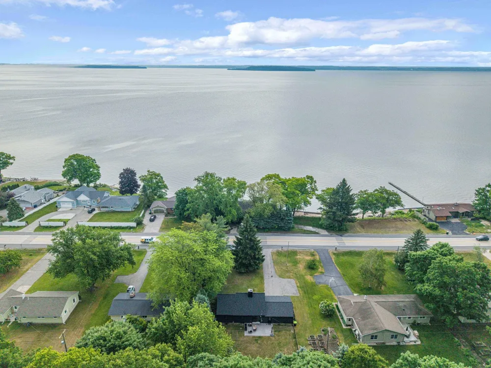 7284 S West Bayshore Drive Bingham Township, MI 49684