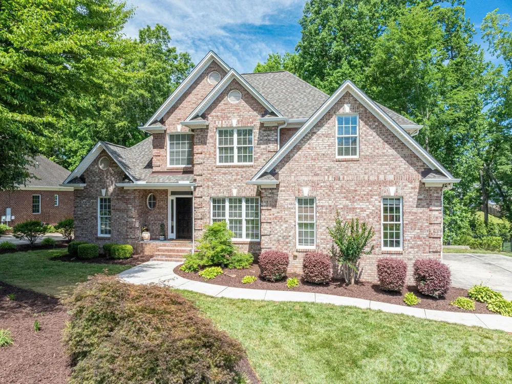 4017 Foxes Trail Cramerton, NC 28032