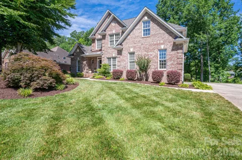 4017 Foxes Trail