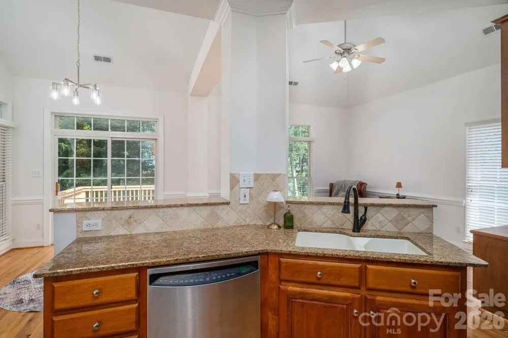 4017 Foxes Trail Cramerton, NC 28032