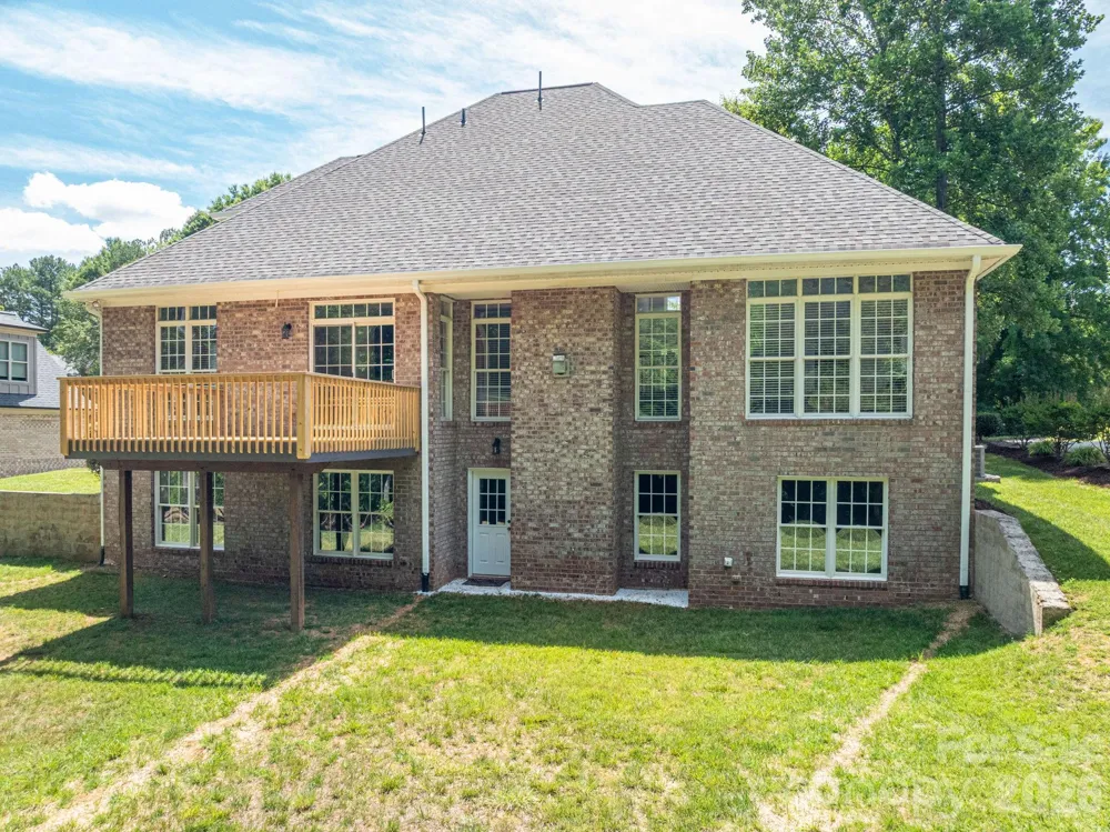 4017 Foxes Trail Cramerton, NC 28032